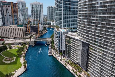 Condominio en venta en Miami, Florida, 2 dormitorios, 154.78 m2 № 1762575 - foto 17
