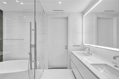 Condominio en venta en Miami, Florida, 2 dormitorios, 154.78 m2 № 1762575 - foto 10