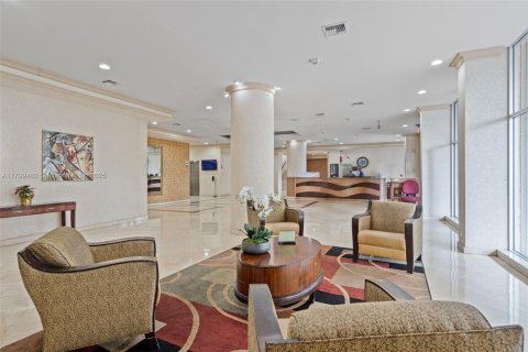 Condo in Sunny Isles Beach, Florida, 2 bedrooms  № 1713351 - photo 29