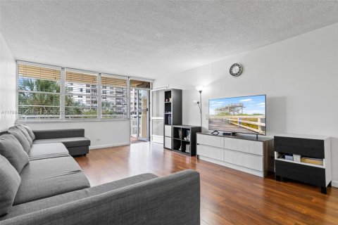 Condo in Sunny Isles Beach, Florida, 2 bedrooms  № 1713351 - photo 8