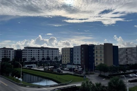Copropriété à vendre à Doral, Floride: 3 chambres, 104.42 m2 № 2060722 - photo 15