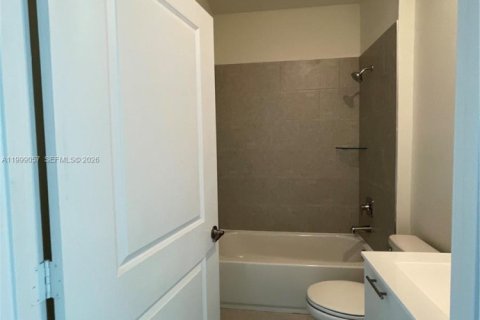 Copropriété à vendre à Doral, Floride: 3 chambres, 104.42 m2 № 2060722 - photo 24