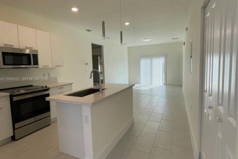 Copropriété à vendre à Doral, Floride: 3 chambres, 104.42 m2 № 2060722 - photo 6