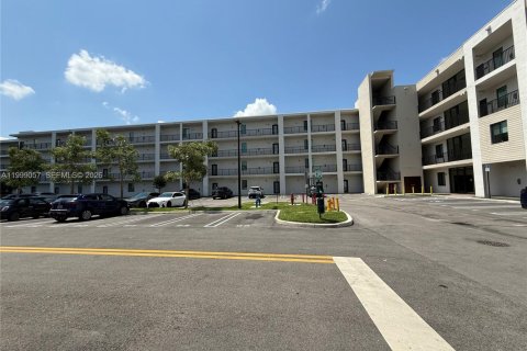 Copropriété à vendre à Doral, Floride: 3 chambres, 104.42 m2 № 2060722 - photo 30