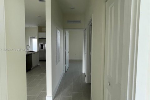 Copropriété à vendre à Doral, Floride: 3 chambres, 104.42 m2 № 2060722 - photo 17