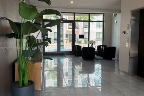 Copropriété à vendre à Doral, Floride: 3 chambres, 104.42 m2 № 2060722 - photo 2