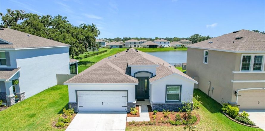House in Plant City, Florida 4 bedrooms, 189.06 sq.m. № 1827019