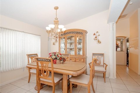 House in Palm Coast, Florida 3 bedrooms, 217.95 sq.m. № 1744594 - photo 8