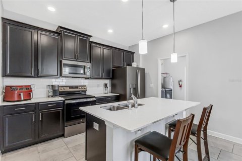 Adosado en venta en Winter Garden, Florida, 3 dormitorios, 159.51 m2 № 1757984 - foto 6