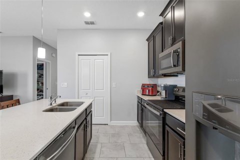 Adosado en venta en Winter Garden, Florida, 3 dormitorios, 159.51 m2 № 1757984 - foto 8