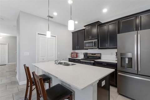 Adosado en venta en Winter Garden, Florida, 3 dormitorios, 159.51 m2 № 1757984 - foto 7