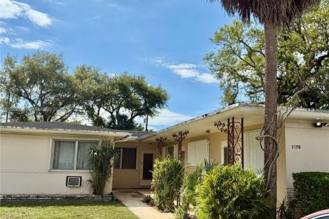 Propiedad comercial en venta en North Miami, Florida, 265.42 m2 № 1988633 - foto 1