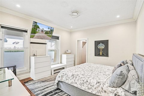 Casa en venta en Miami, Florida, 5 dormitorios, 295.15 m2 № 1986270 - foto 26