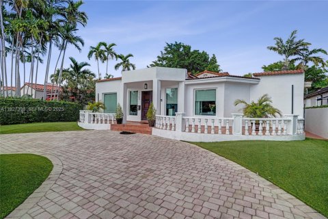 Casa en venta en Miami, Florida, 5 dormitorios, 295.15 m2 № 1986270 - foto 5
