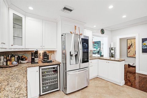 Casa en venta en Miami, Florida, 5 dormitorios, 295.15 m2 № 1986270 - foto 24