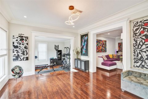 Casa en venta en Miami, Florida, 5 dormitorios, 295.15 m2 № 1986270 - foto 11