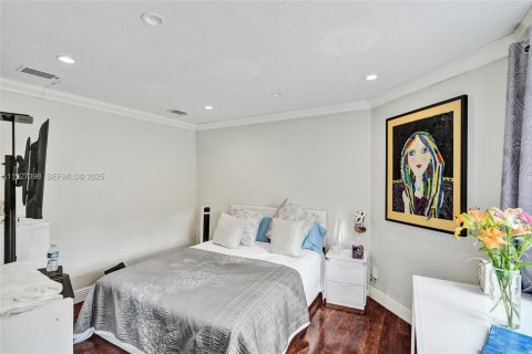 Casa en venta en Miami, Florida, 5 dormitorios, 295.15 m2 № 1986270 - foto 14