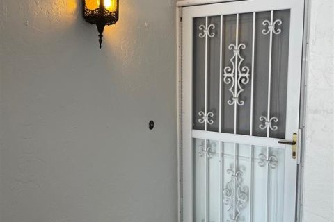 Condominio en venta en Clearwater, Florida, 2 dormitorios, 117.99 m2 № 1733468 - foto 4