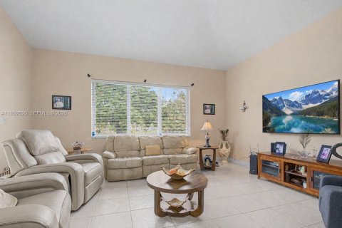 Casa en venta en Miami, Florida, 4 dormitorios, 260.59 m2 № 2057301 - foto 5