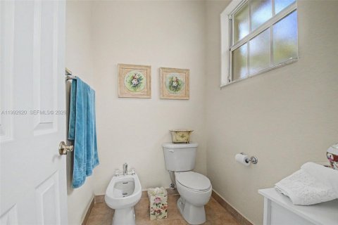 Casa en venta en Miami, Florida, 4 dormitorios, 260.59 m2 № 2057301 - foto 25