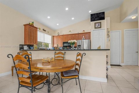 Casa en venta en Miami, Florida, 4 dormitorios, 260.59 m2 № 2057301 - foto 17