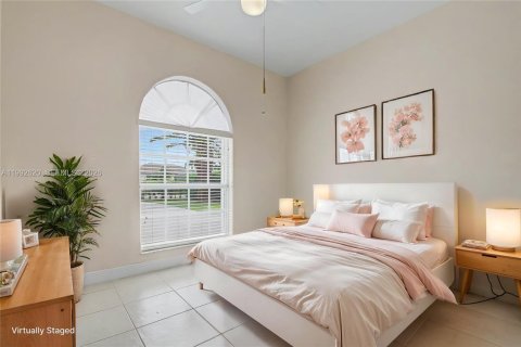Casa en venta en Miami, Florida, 4 dormitorios, 260.59 m2 № 2057301 - foto 26