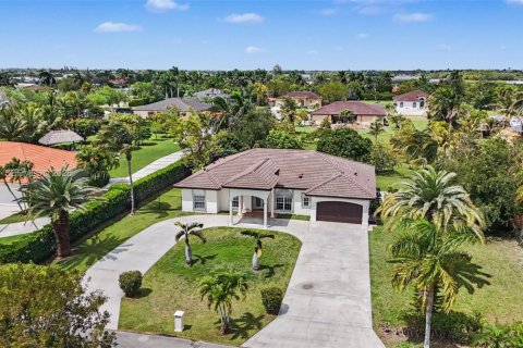 Casa en venta en Miami, Florida, 4 dormitorios, 260.59 m2 № 2057301 - foto 11