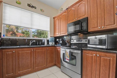 Casa en venta en Miami, Florida, 4 dormitorios, 260.59 m2 № 2057301 - foto 18