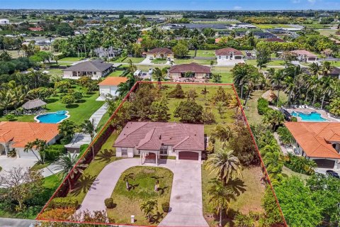 Casa en venta en Miami, Florida, 4 dormitorios, 260.59 m2 № 2057301 - foto 2