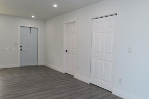 House in Homestead, Florida 3 bedrooms, 109.25 sq.m. № 1860611 - photo 21