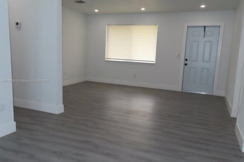 House in Homestead, Florida 3 bedrooms, 109.25 sq.m. № 1860611 - photo 18