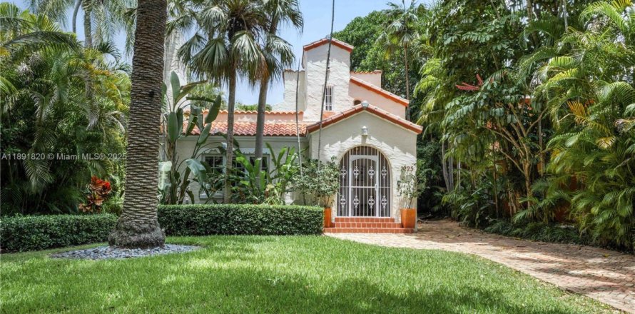 House in Coral Gables, Florida 4 bedrooms, 199.65 sq.m. № 1948043