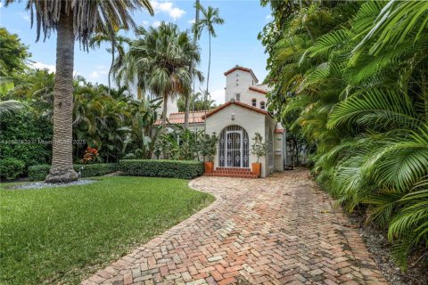 House in Coral Gables, Florida 4 bedrooms, 199.65 sq.m. № 1948043 - photo 28