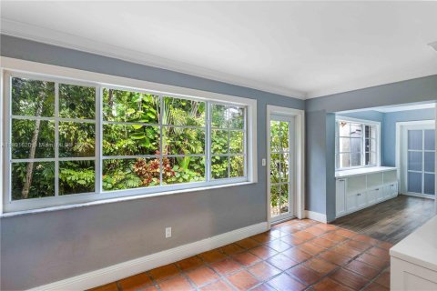 House in Coral Gables, Florida 4 bedrooms, 199.65 sq.m. № 1948043 - photo 10