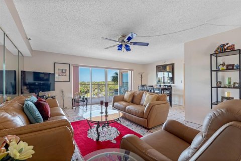 Condominio en venta en Saint Petersburg, Florida, 3 dormitorios, 135.17 m2 № 2095908 - foto 13