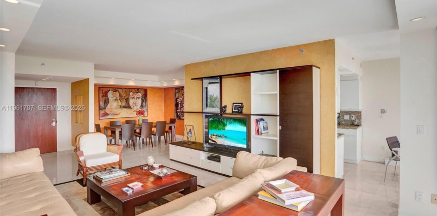 Кондоминиум с 2 спальнями в Авентура, Флорида № 2024626