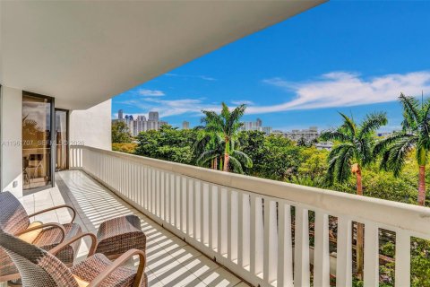 Купить кондоминиум в Авентура, Флорида 2 спальни, 144.93м2, № 2024626 - фото 3