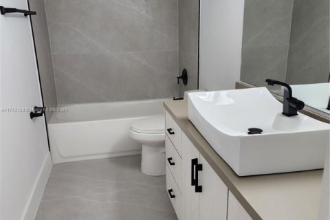 Copropriété à vendre à Doral, Floride: 2 chambres, 111.2 m2 № 1923057 - photo 4