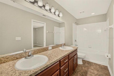 Touwnhouse à vendre à Sarasota, Floride: 3 chambres, 163.32 m2 № 2374106 - photo 24