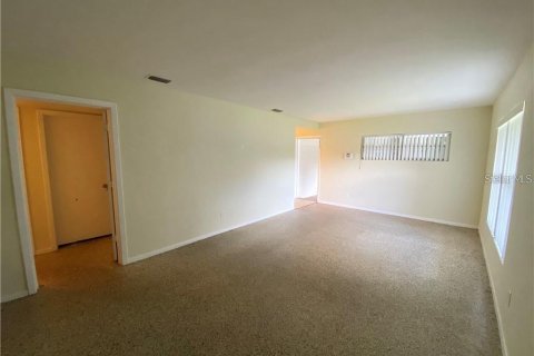 Villa ou maison à louer à Sanford, Floride: 3 chambres, 101.26 m2 № 2414026 - photo 2