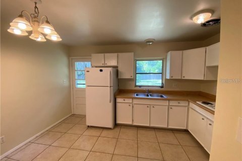 Villa ou maison à louer à Sanford, Floride: 3 chambres, 101.26 m2 № 2414026 - photo 7
