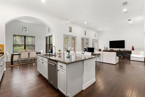 Villa ou maison à vendre à Tampa, Floride: 4 chambres, 294.96 m2 № 2408066 - photo 7