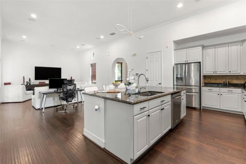 Villa ou maison à vendre à Tampa, Floride: 4 chambres, 294.96 m2 № 2408066 - photo 8