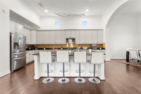 Villa ou maison à vendre à Tampa, Floride: 4 chambres, 294.96 m2 № 2408066 - photo 4