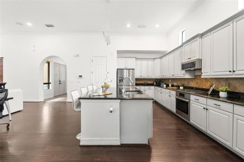 Villa ou maison à vendre à Tampa, Floride: 4 chambres, 294.96 m2 № 2408066 - photo 9