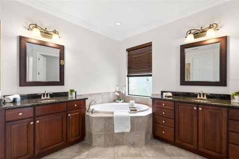 Villa ou maison à vendre à Tampa, Floride: 4 chambres, 294.96 m2 № 2408066 - photo 26