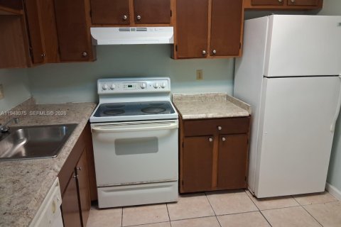Copropriété à vendre à Miami, Floride: 2 chambres, 74.32 m2 № 2089047 - photo 2
