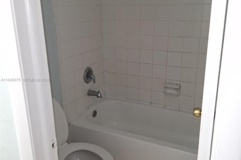 Copropriété à vendre à Miami, Floride: 2 chambres, 74.32 m2 № 2089047 - photo 4