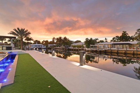 Casa en venta en Fort Lauderdale, Florida, 5 dormitorios, 533.26 m2 № 2342781 - foto 11