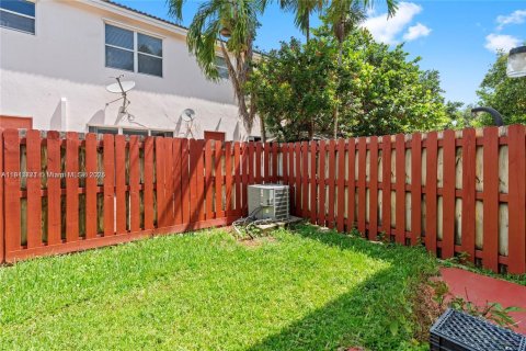 Touwnhouse à louer à Homestead, Floride: 4 chambres, 143.44 m2 № 2013942 - photo 12